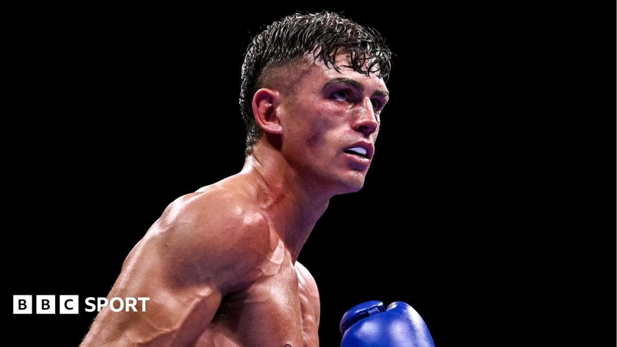 Lee Reeves İs in a "Critical But Stable" Condition in Hospital After Being Stretchered Out of the Ring in Dublin on Saturday