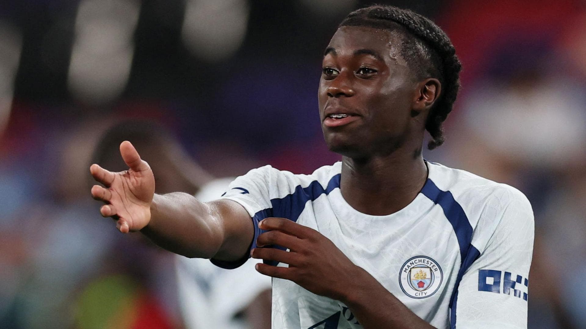 Monga, a Boyhood Chelsea Fan, Aims to Emulate Idol Eden Hazard, Praising the Belgian's Directness and Ball Manipulation