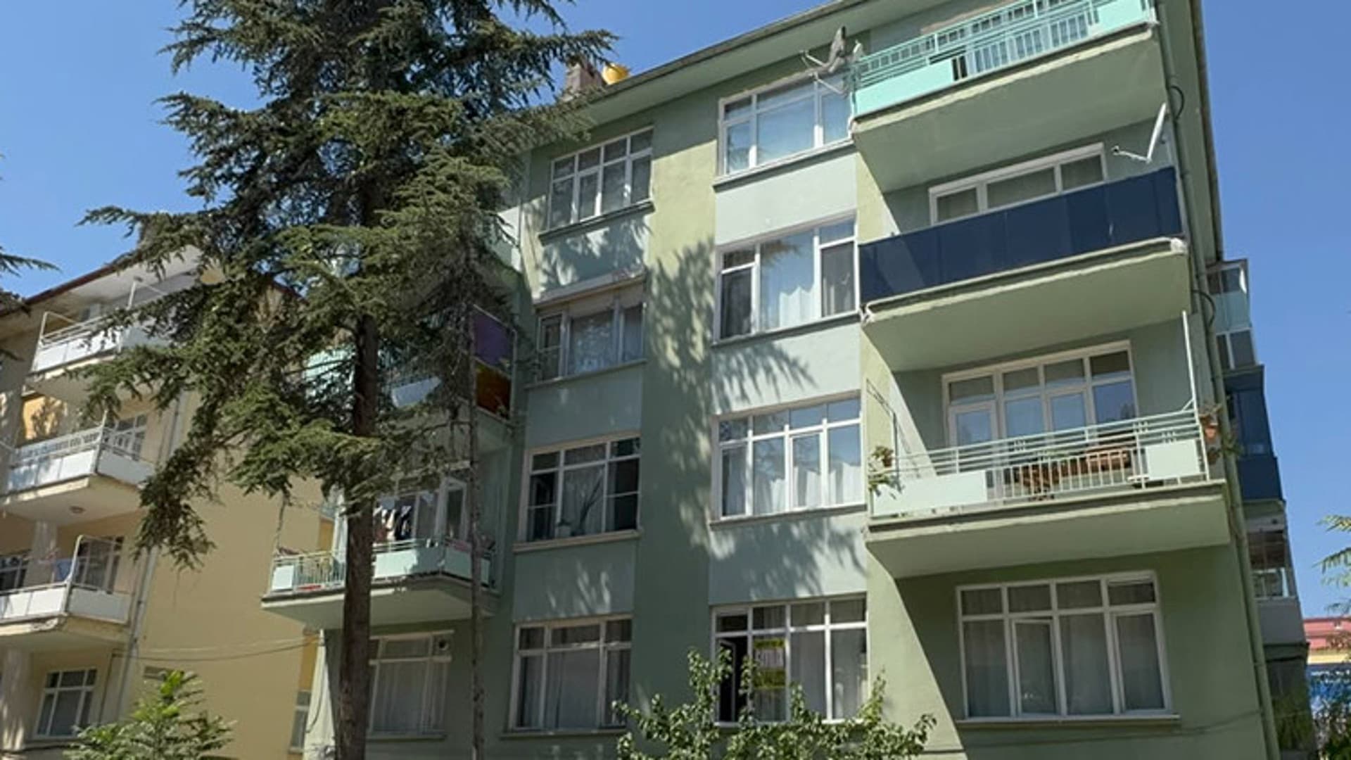 Ali İhsan A., Birikmiş Aidat Borcu Nedeniyle Tartıştığı Apartman Yöneticisi Ramazan Şimşek'i Karnından Bıçaklayarak Yaraladı