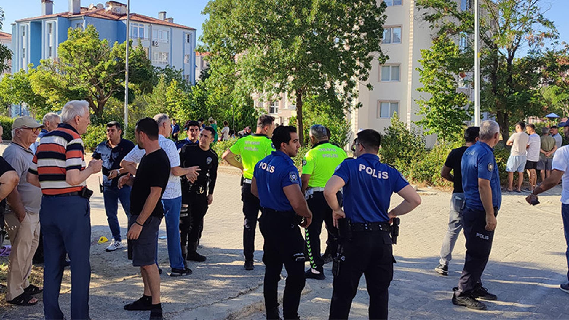 Aileye Tabancayla Ateş Açan Emekli Polis Memuru Metin Karol'un Yaraladığı Ahmet Karagöz, 3 Gün Süren Tedavisinin Ardından Hayatını Kaybetti