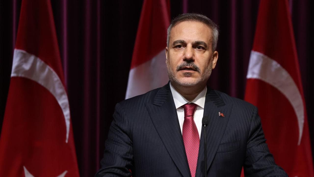 في 31 يوليو، ناقش التطورات الإقليمية والجهود الرامية إلى إنهاء الصراعات المستمرة مع وزير الخارجية السعودي فيصل بن فرحان