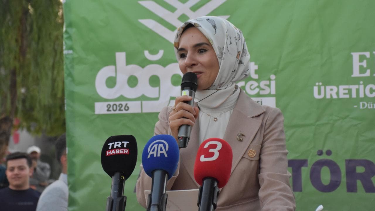 She Then Attended the Opening of the Doğa Millet Bahçesi (Nature National Garden) and the Üretici Kadın Çarşısı