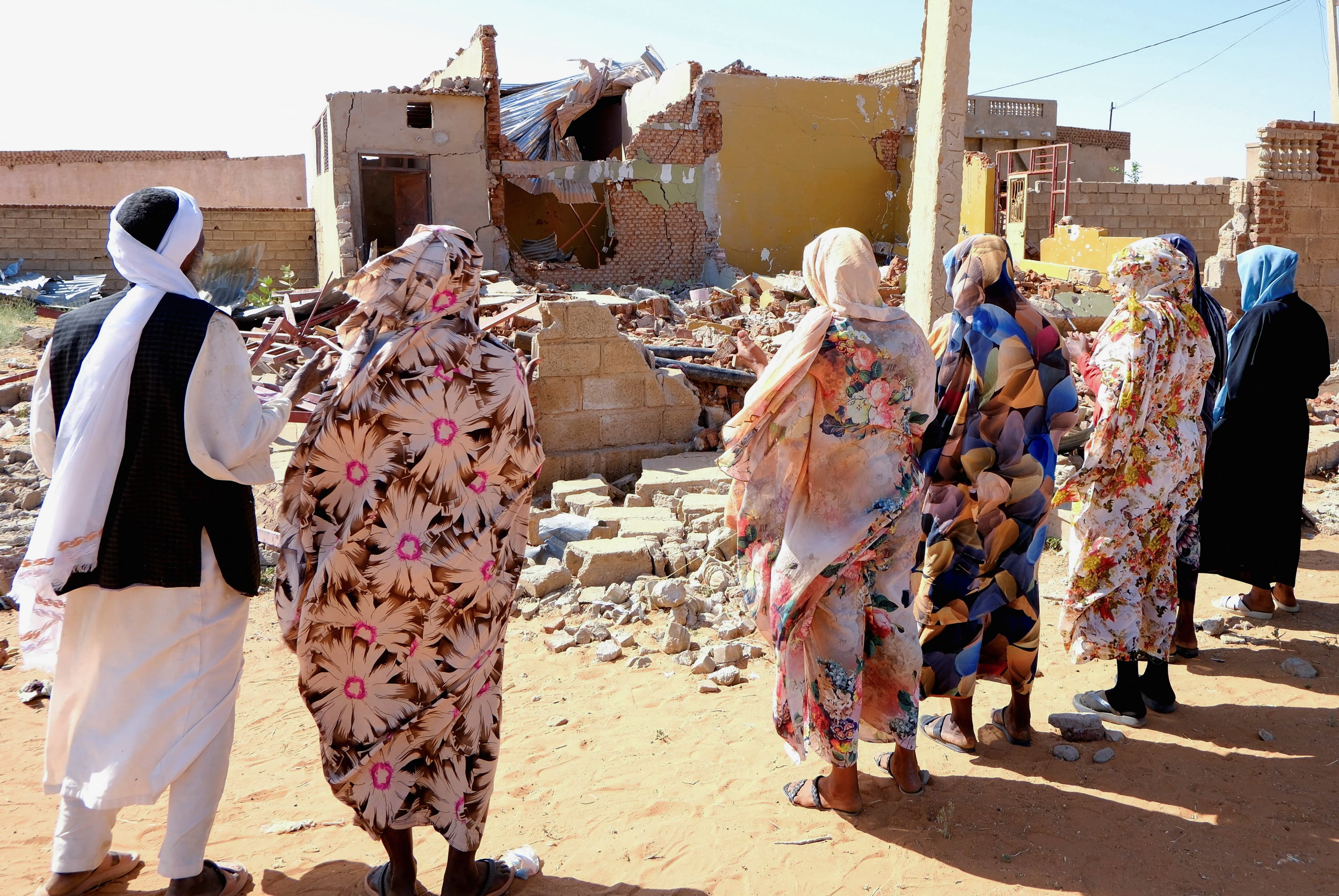 The International Community' Failure to Re Pond to Atrocitie in El-geneina and El-fa Her Ha et the Tage for a New Cata Trophe