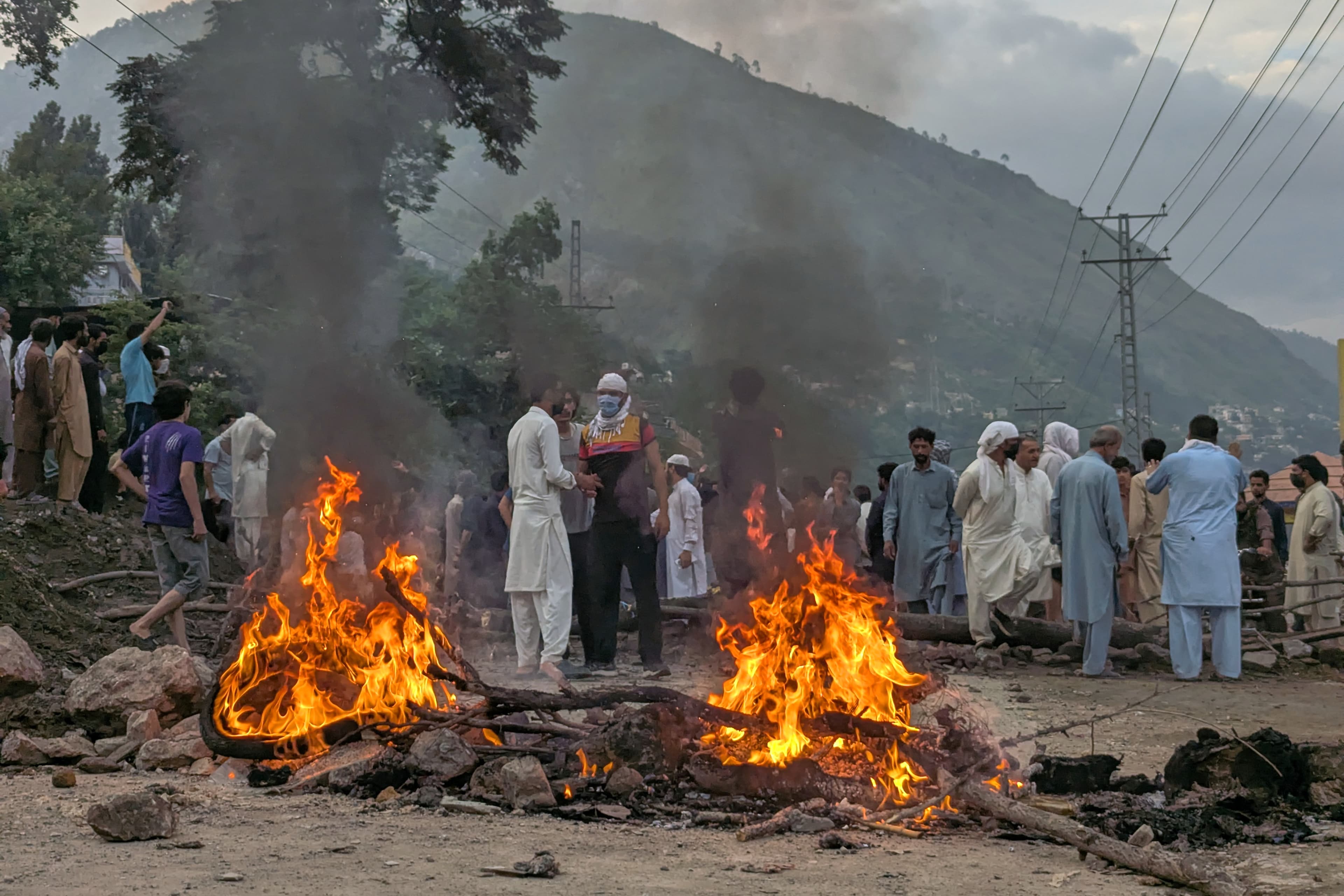 Pakistan-administered Kashmir Under an İnternet Blackout and Calls for a Boycott, Marking the Region's Worst Political Crisis in Years
