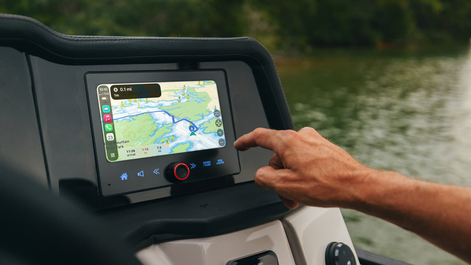 Savvy Navvy Premium ya Disponible En Lanchas Pontón Selectas de Mastercraft